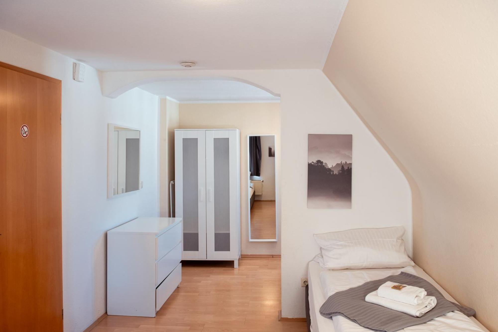 Haus99 Budget Pension & Apartments Фюрт Екстер'єр фото